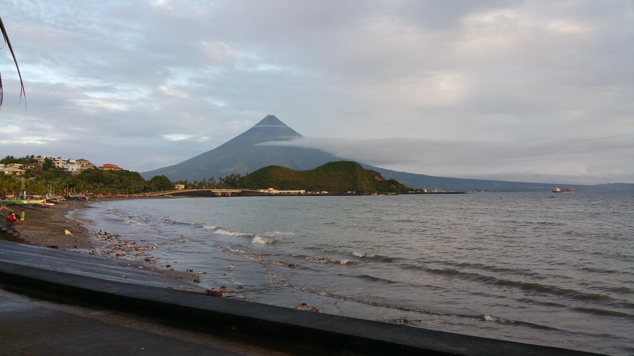 Third & Sean'S Place Legazpi Εξωτερικό φωτογραφία